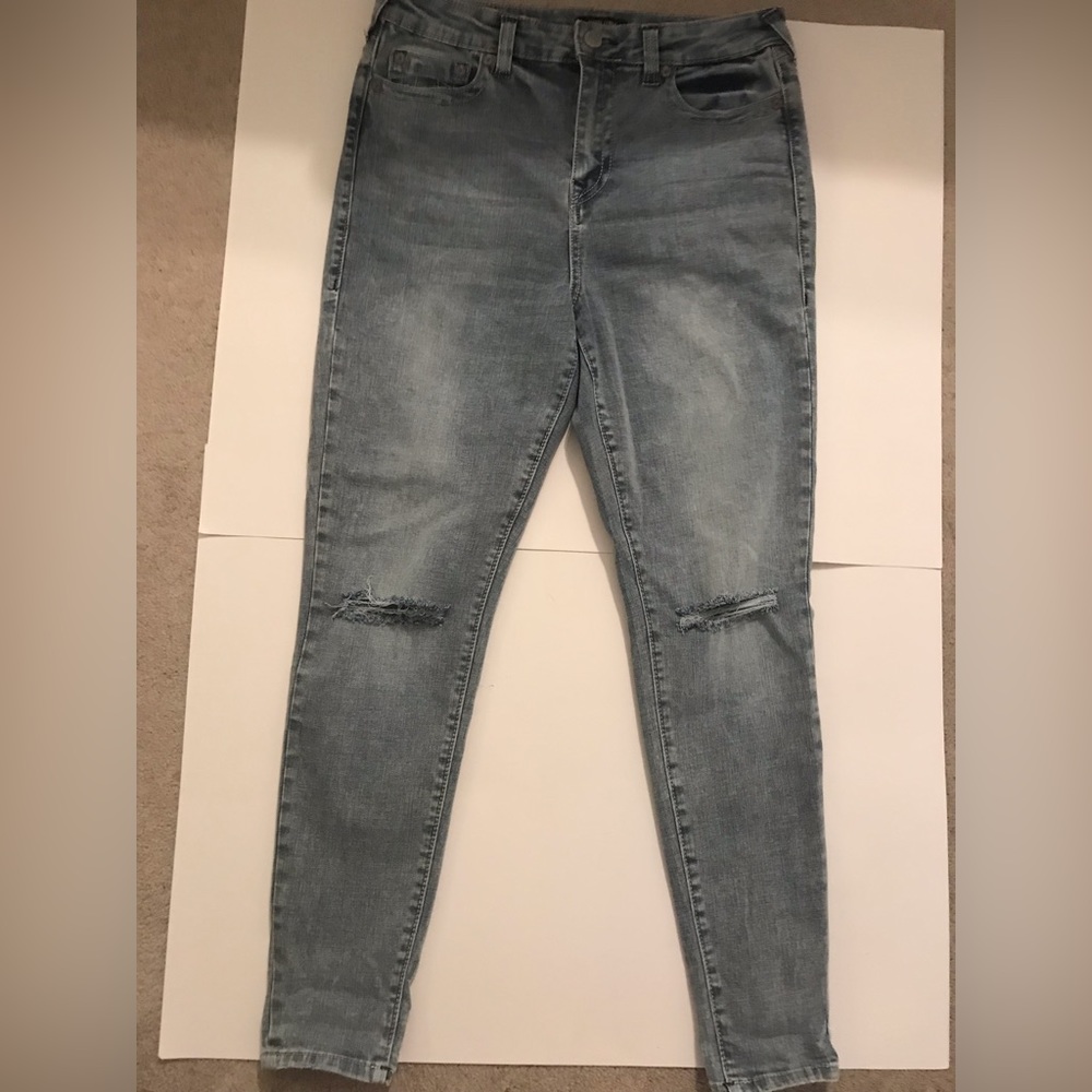 Brand new(no tags) True Religion ripped jeans